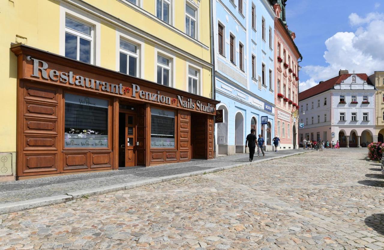 Apartmany Na Namesti 85 Jindrichuv Hradec Exterior photo