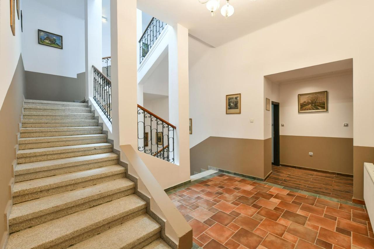 Apartmany Na Namesti 85 Jindrichuv Hradec Exterior photo