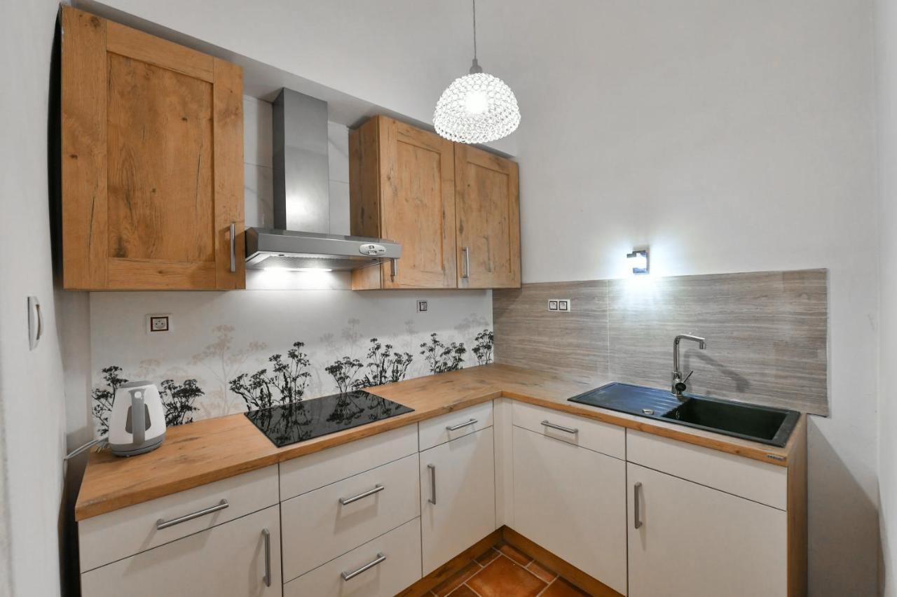 Apartmany Na Namesti 85 Jindrichuv Hradec Exterior photo