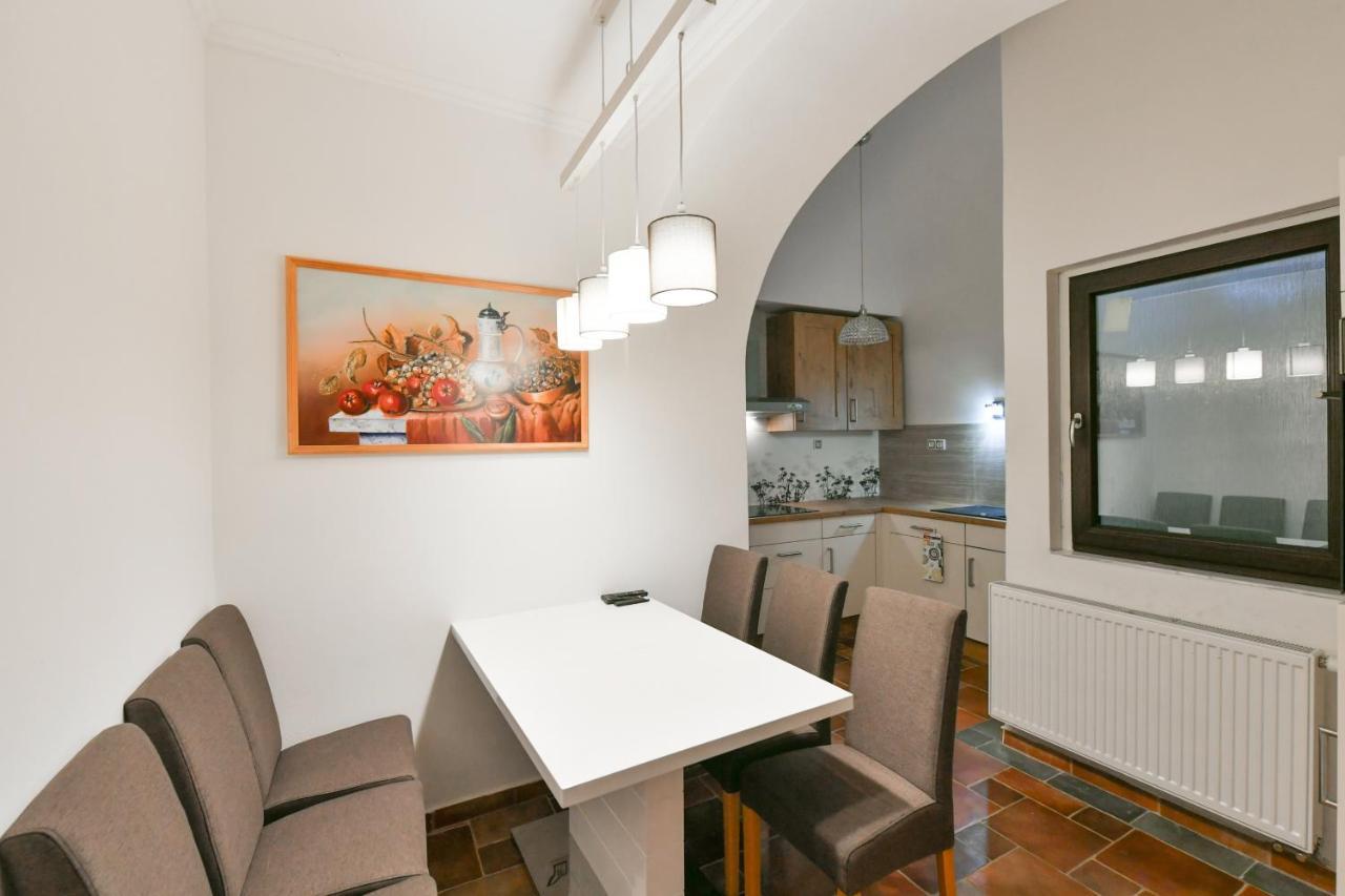 Apartmany Na Namesti 85 Jindrichuv Hradec Exterior photo